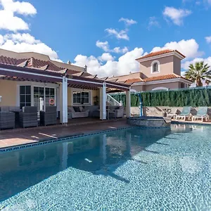comfortable-family-house-with-pool-and-jacuzzi.in-canary-islands.com/