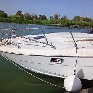  Botel Cristina
